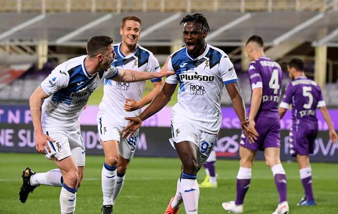 手在某些洞 手在某些洞